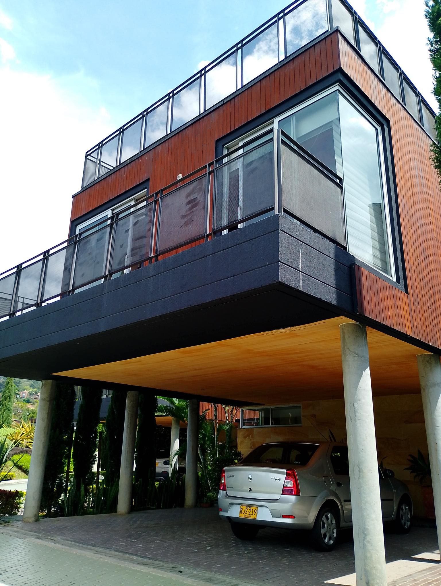 Casa en venta Antioquia Medellín San Lucas 345 m2 Habitaciones 5 Baños 6 Garajes 4 Precio $2390000000