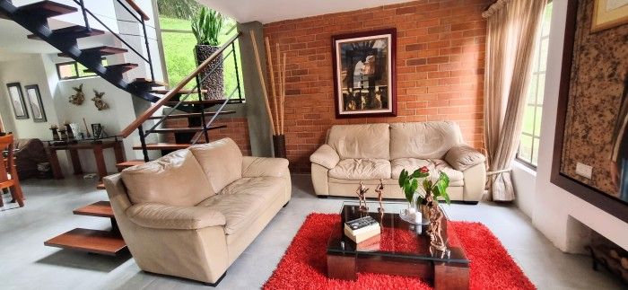 Casa en venta Antioquia Sabaneta Holanda 210 m2 Habitaciones 3 Baños 4 Garajes 2 Precio $1150000000