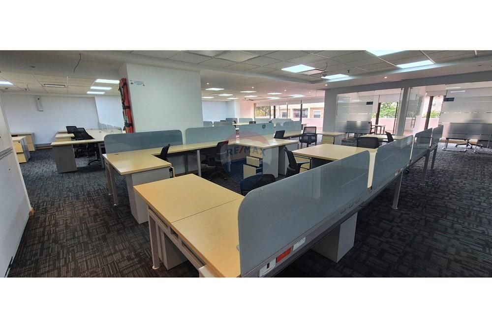 Oficina en arriendo Cundinamarca Bogotá Chicó Norte 305 m2 Habitaciones 0 Baños 0 Garajes 4 Precio $60000000