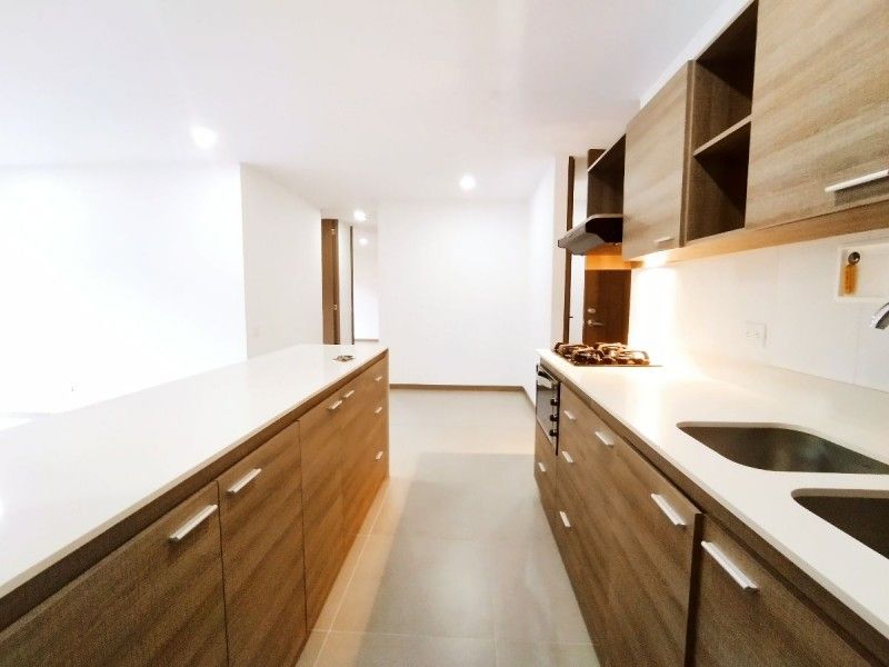 Apartamento en arriendo Antioquia Envigado Loma De Las Brujas 74 m2 Habitaciones 2 Baños 2 Garajes 1 Precio $4200000
