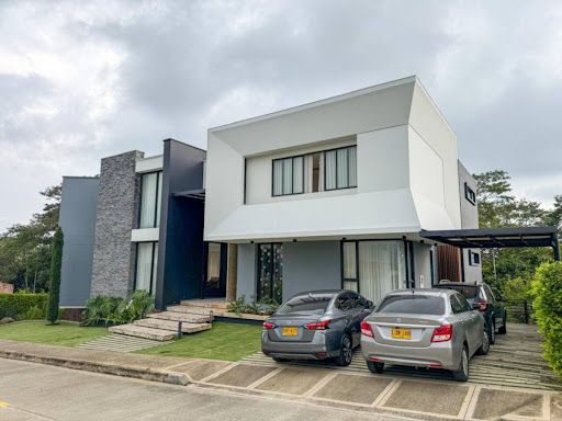 Casa en venta Santander Floridablanca Cr Punta Ruitoque 554 m2 Habitaciones 4 Baños 5 Garajes 5 Precio $2700000000