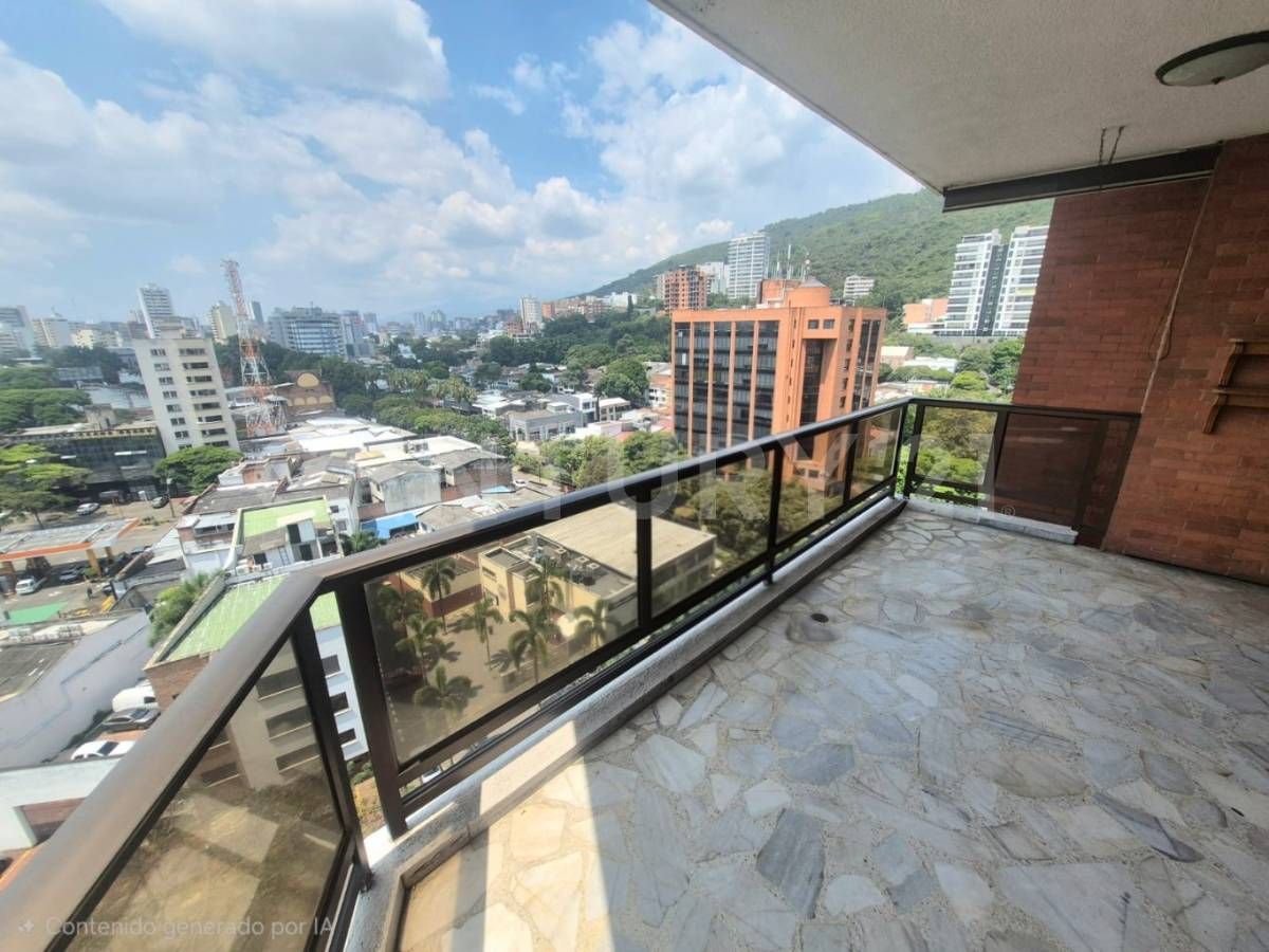 Apartamento en arriendo Valle Del Cauca Cali Santa Mónica 195 m2 Habitaciones 3 Baños 4 Garajes 2 Precio $5200000