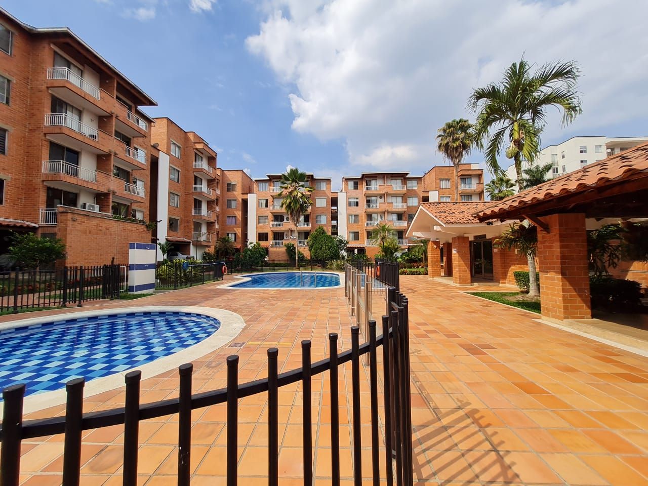 Apartamento en arriendo Valle Del Cauca Cali Lili 84 m2 Habitaciones 3 Baños 3 Garajes 1 Precio $2300000