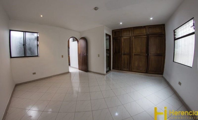 Apartamento en arriendo o venta Antioquia Medellín Prado 85 m2 Habitaciones 4 Baños 2 Garajes 0 Precio venta $360000000 Precio arriendo $2300000