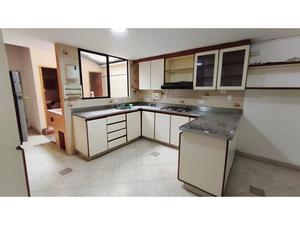 Casa en arriendo Antioquia Medellín Florida Nueva 400 m2 Habitaciones 5 Baños 5 Garajes 2 Precio $11662000
