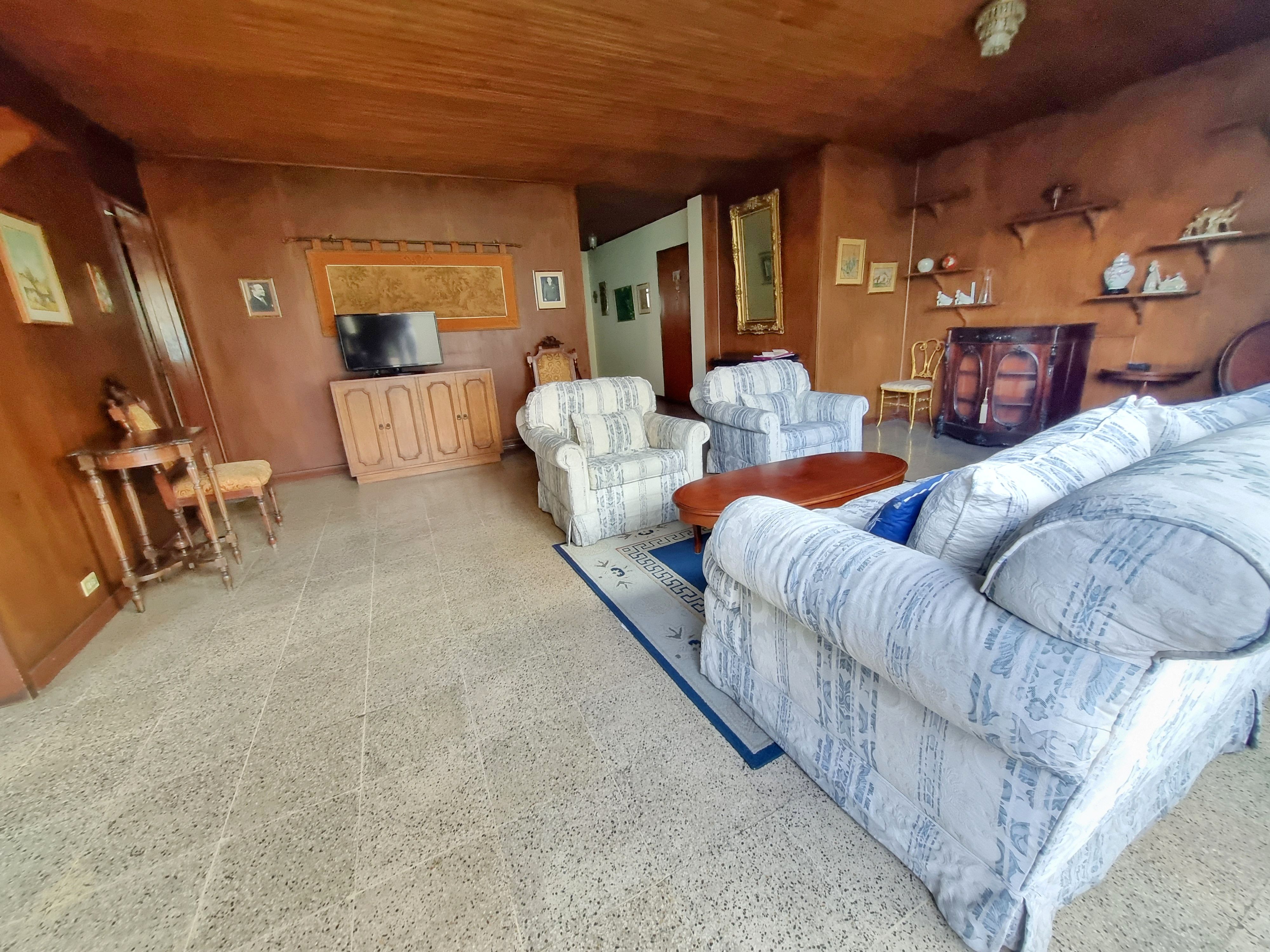 Apartamento en venta Antioquia Medellín Estadio 194 m2 Habitaciones 4 Baños 2 Garajes 2 Precio $690000000