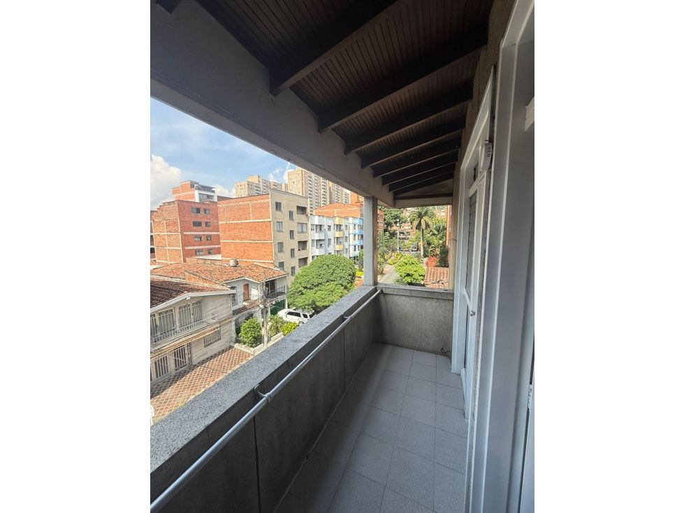 Apartamento en arriendo Antioquia Medellín Las Acacias 100 m2 Habitaciones 3 Baños 1 Garajes 0 Precio $2400000