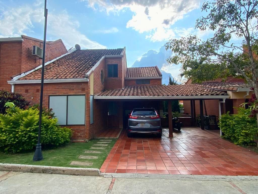 Casa en venta Santander Bucaramanga Altos Del Lago 400 m2 Habitaciones 4 Baños 5 Garajes 1 Precio $1700000000