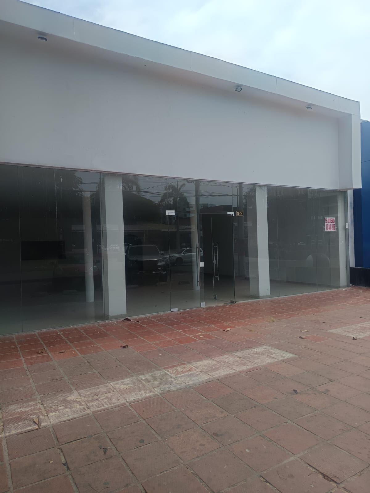 Local Comercial en arriendo o venta Atlántico Barranquilla El Porvenir 400 m2 Habitaciones 0 Baños 2 Garajes 1 Precio venta $1650000000 Precio arriendo $13500000
