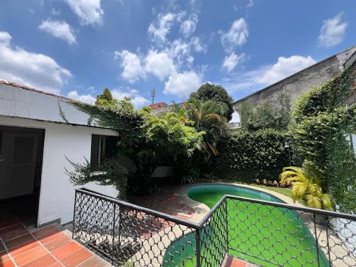 Casa en arriendo Valle Del Cauca Cali Urbanización Ciudad Jardín 205 m2 Habitaciones 5 Baños 4 Garajes 1 Precio $5000000