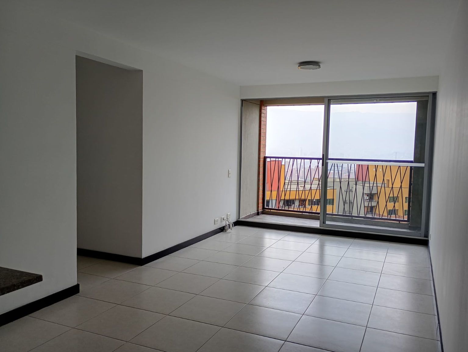 Apartamento en arriendo Antioquia Medellín La Castellana 85 m2 Habitaciones 3 Baños 2 Garajes 1 Precio $4100000