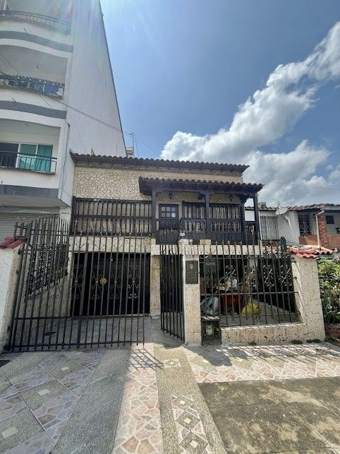 Casa en venta Santander Bucaramanga Diamante Ii Etapa 198 m2 Habitaciones 6 Baños 4 Garajes 1 Precio $930000000