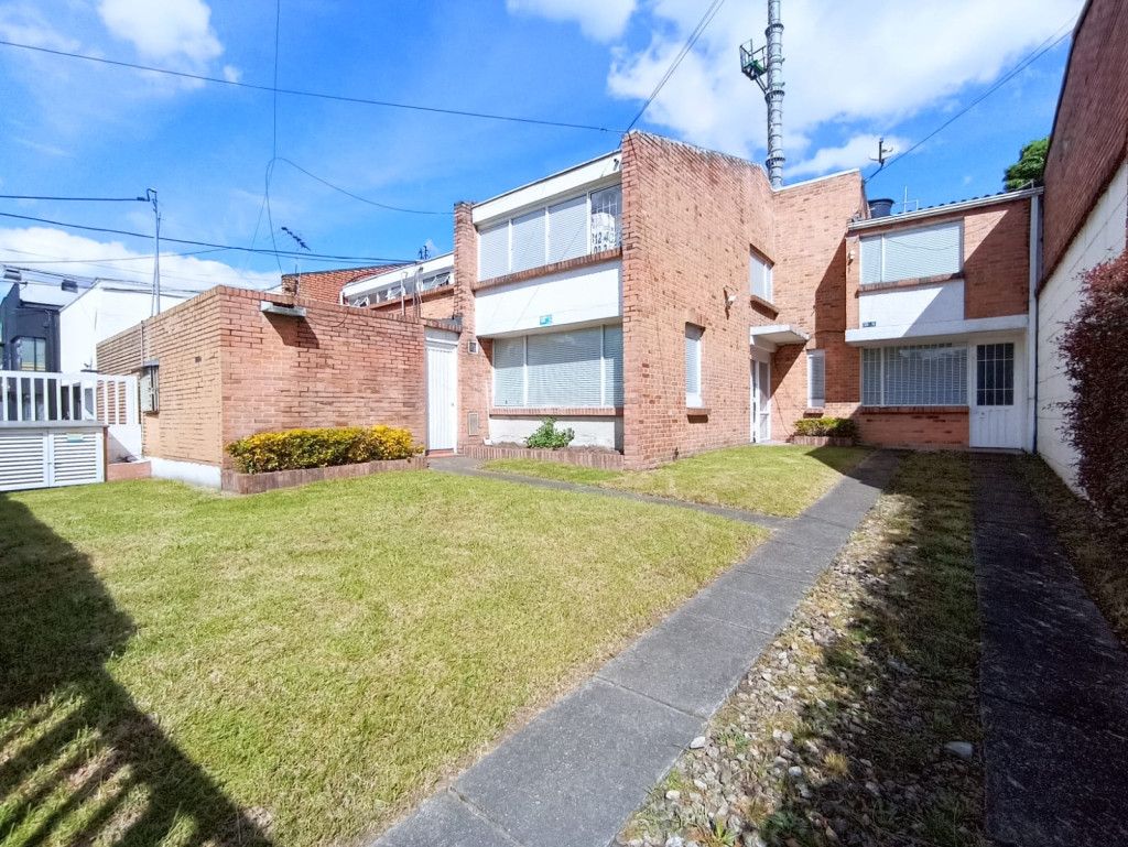 Casa en venta Cundinamarca Bogotá Niza 364 m2 Habitaciones 4 Baños 2 Garajes 4 Precio $1450000000