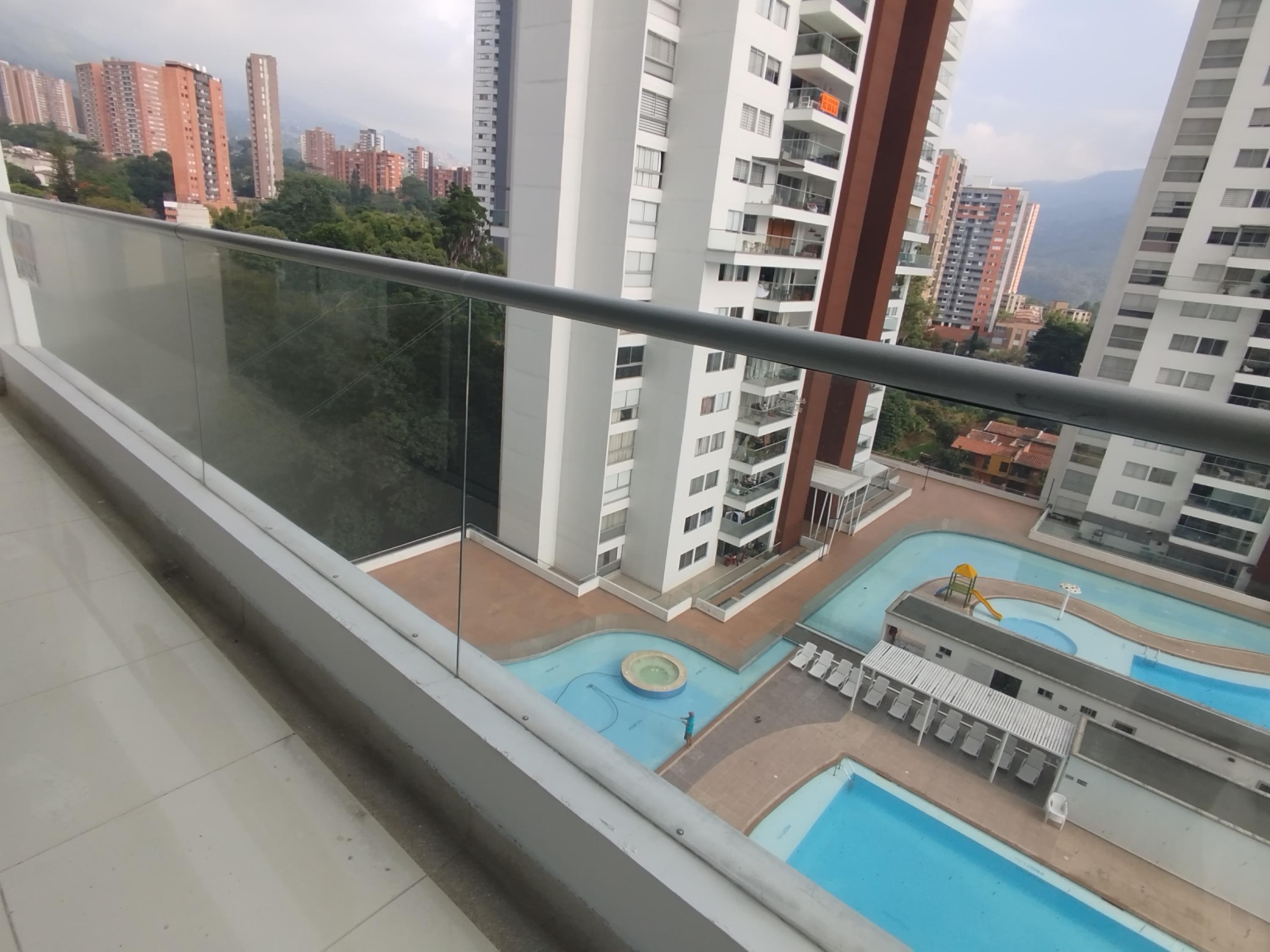 Apartamento en arriendo Antioquia Itagüí Cr Verde Vivo Ariza 95 m2 Habitaciones 3 Baños 2 Garajes 2 Precio $4200000