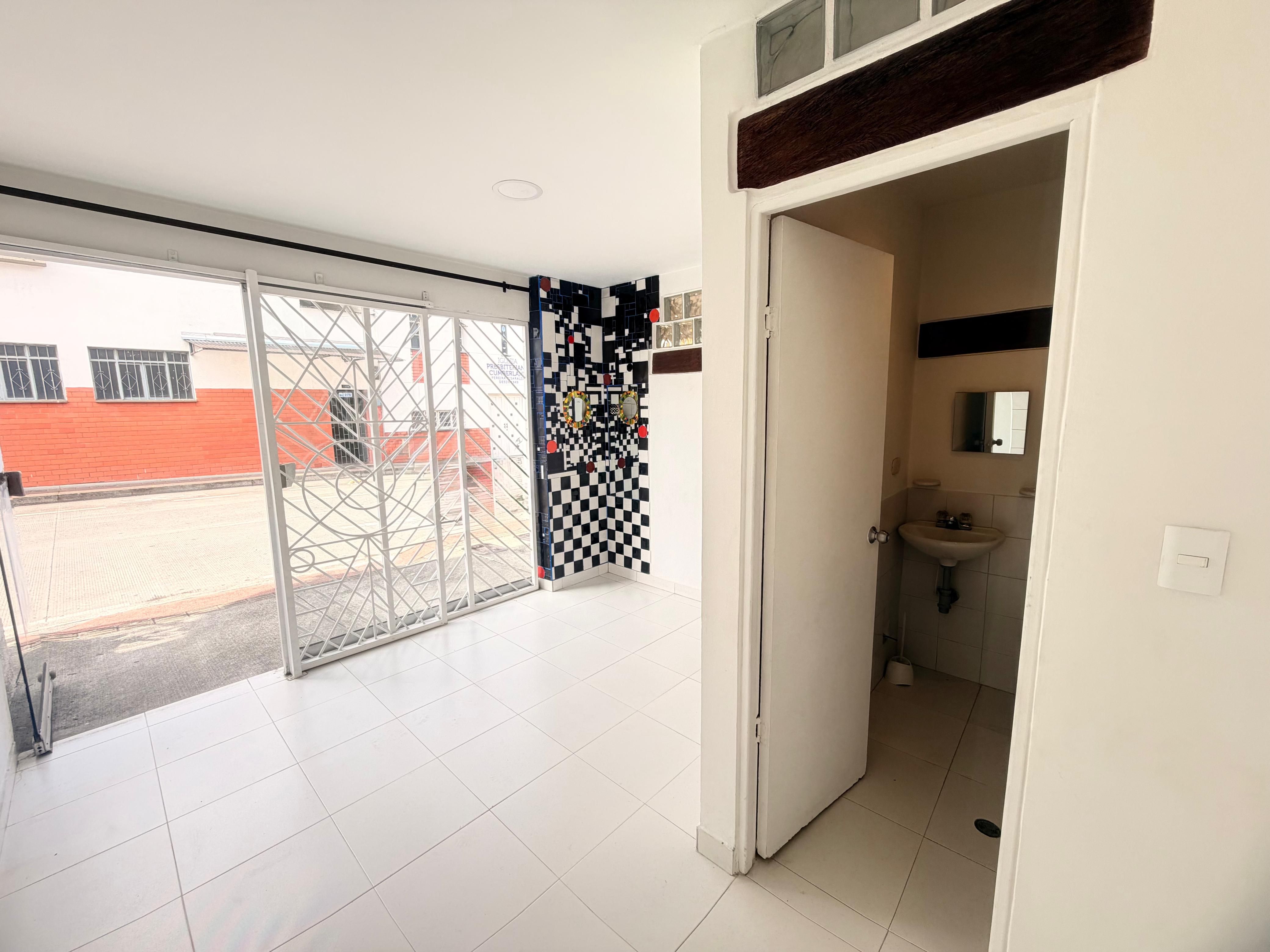 Local en arriendo Risaralda Pereira San Jose 14 m2 Habitaciones 0 Baños 1 Garajes 0 Precio $1350000