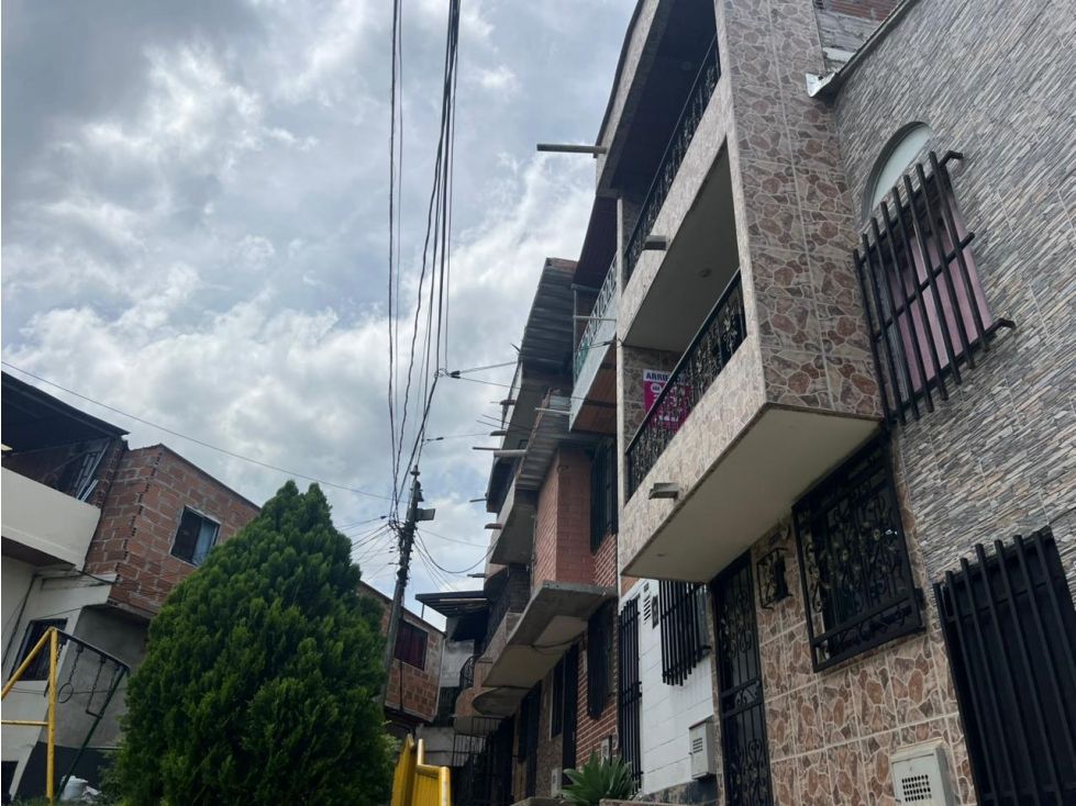 Casa en arriendo Antioquia Medellín Bombona No2 100 m2 Habitaciones 3 Baños 2 Garajes 0 Precio $1850000