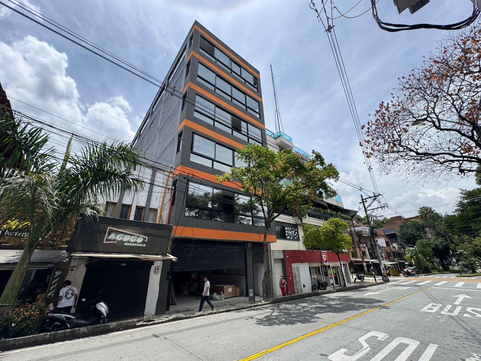 Local en arriendo Antioquia Medellín Manrique Central No1 310 m2 Habitaciones 0 Baños 5 Garajes 0 Precio $9900000