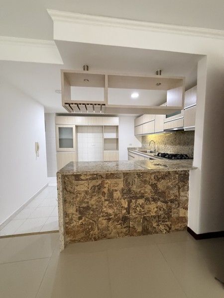 Apartamento en venta Valle Del Cauca Cali Urbanización Ciudad Jardín 136 m2 Habitaciones 3 Baños 2 Garajes 2 Precio $500000000