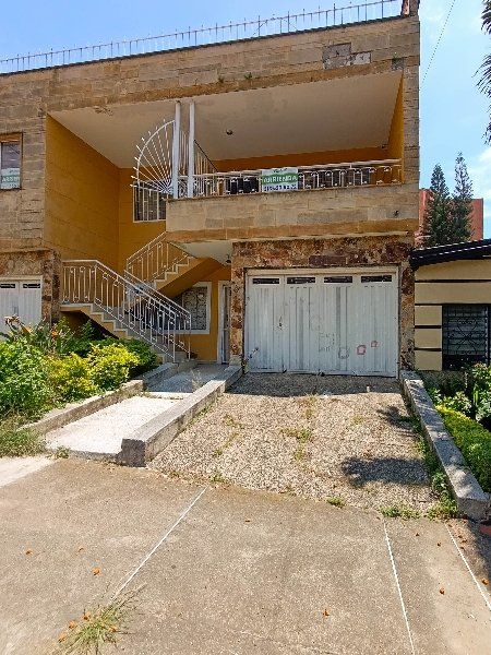 Oficina en arriendo Antioquia Medellín El Nogal- Los Almendros 274 m2 Habitaciones 0 Baños 3 Garajes 1 Precio $6500000