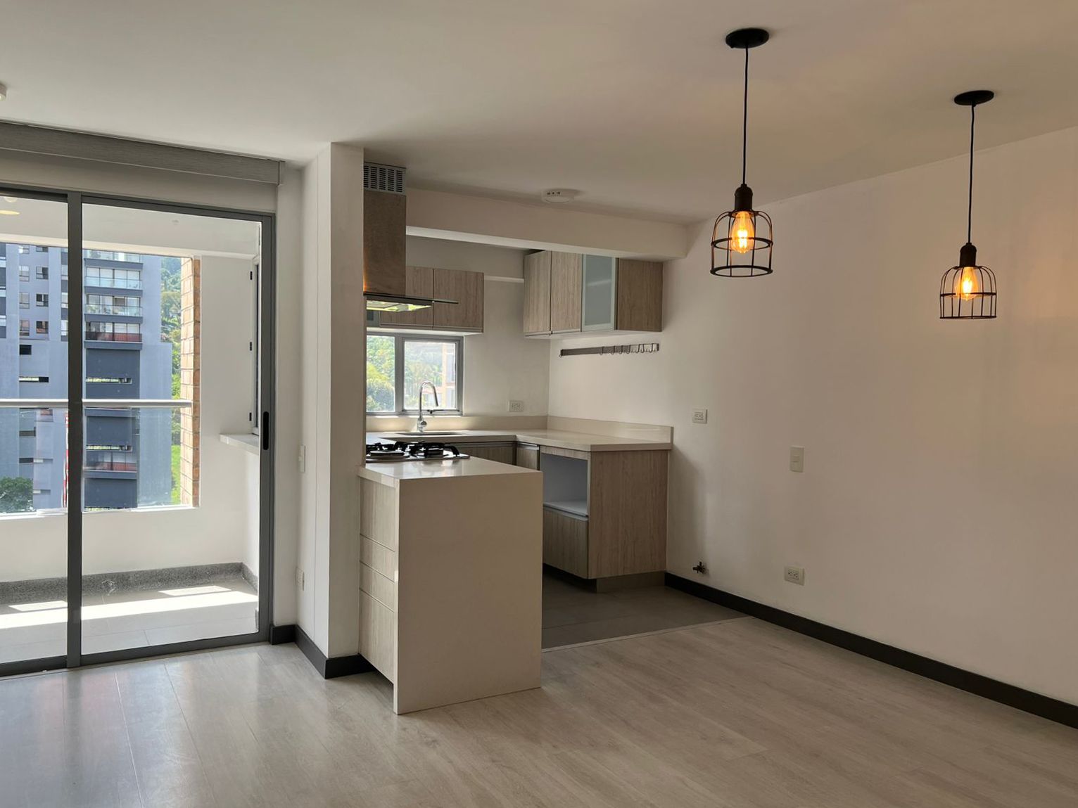 Apartamento en arriendo Antioquia Envigado La Pradera 77 m2 Habitaciones 2 Baños 2 Garajes 1 Precio $4550000