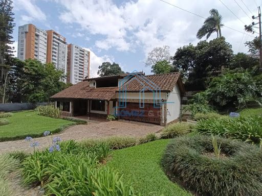 Casa en arriendo Antioquia Envigado Asd 350 m2 Habitaciones 5 Baños 4 Garajes 2 Precio $13000000