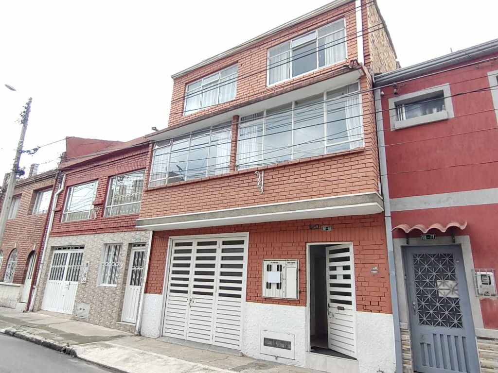 Apartamento en arriendo Cundinamarca Bogotá San Fernando Occidental 80 m2 Habitaciones 3 Baños 2 Garajes 0 Precio $1700000