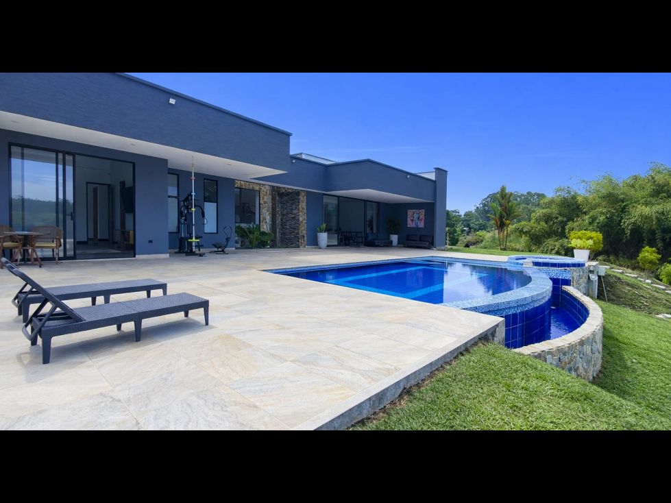 Casa Campestre en venta Risaralda Pereira Pereira 453 m2 Habitaciones 3 Baños 3 Garajes 2 Precio $2200000000