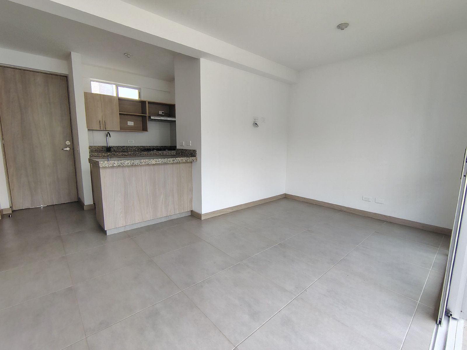 Apartamento en arriendo Antioquia Medellín Santa Rosa De Lima 70 m2 Habitaciones 3 Baños 2 Garajes 1 Precio $3500000