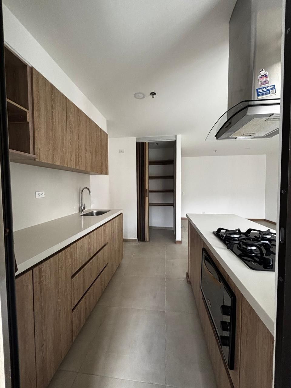 Apartamento en arriendo Antioquia Envigado Loma Del Barro 76 m2 Habitaciones 3 Baños 2 Garajes 2 Precio $3500000