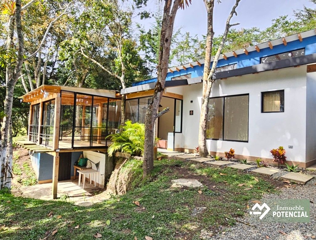 Casa Campestre en arriendo Antioquia El Carmen De Viboral Obrero 120 m2 Habitaciones 3 Baños 3 Garajes 2 Precio $6500000