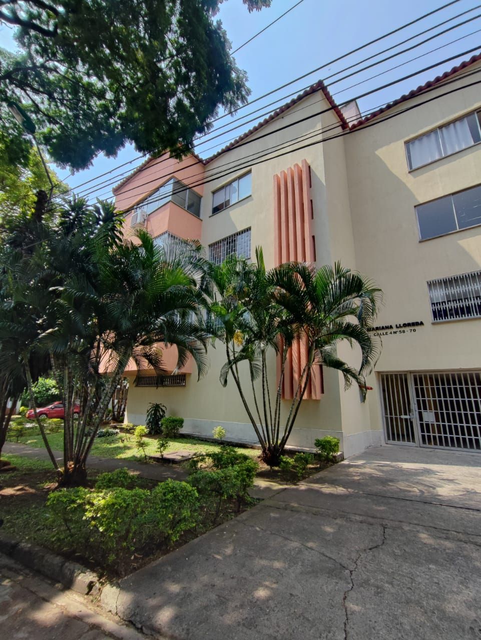 Apartamento en arriendo Valle Del Cauca Cali Cuarto De Legua - Guadalupe 106 m2 Habitaciones 3 Baños 2 Garajes 1 Precio $2378000
