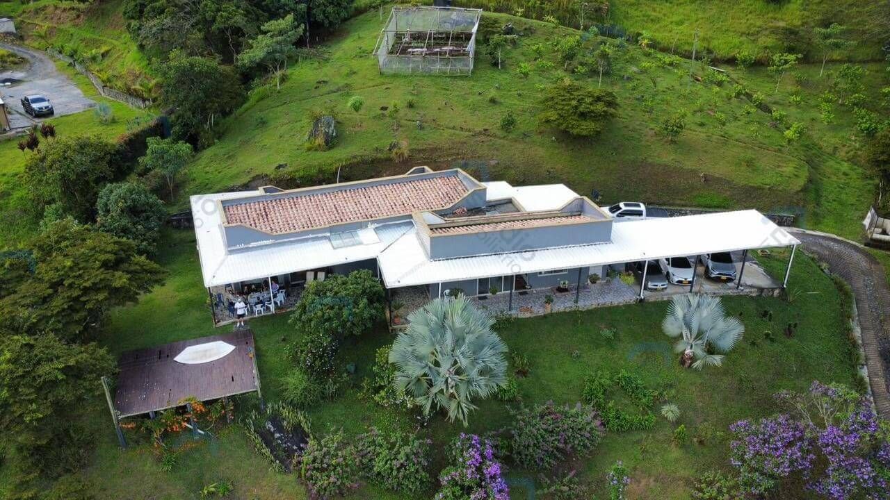 Casa Campestre en venta Antioquia Girardota El Trapiche 12080 m2 Habitaciones 6 Baños 3 Garajes 6 Precio $3000000000