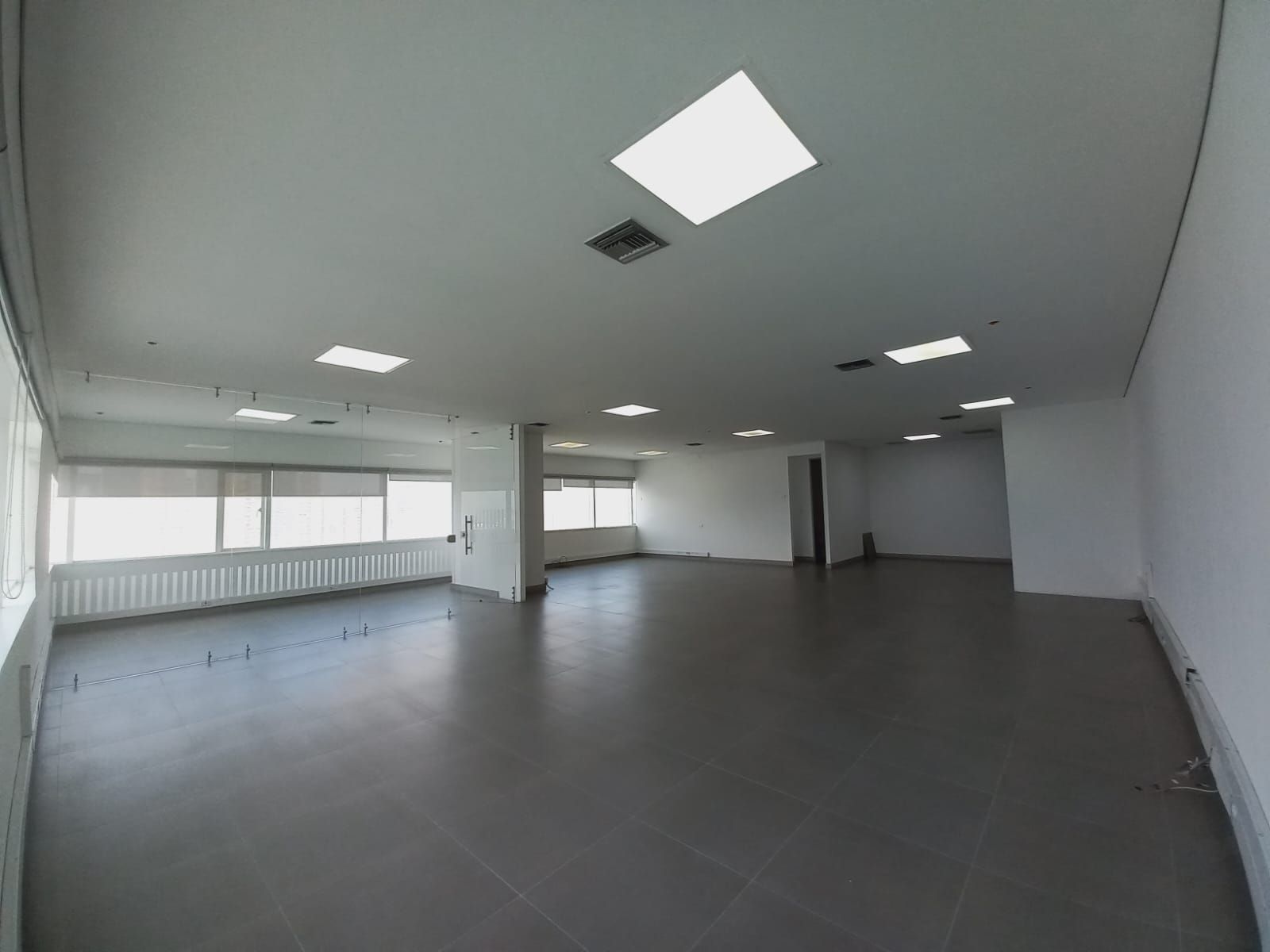 Oficina en arriendo Antioquia Medellín Manila 130 m2 Habitaciones 0 Baños 1 Garajes 3 Precio $13300000