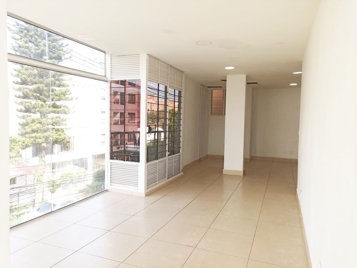 Oficina en arriendo Antioquia Medellín Rosales 45 m2 Habitaciones 0 Baños 1 Garajes 0 Precio $2200000