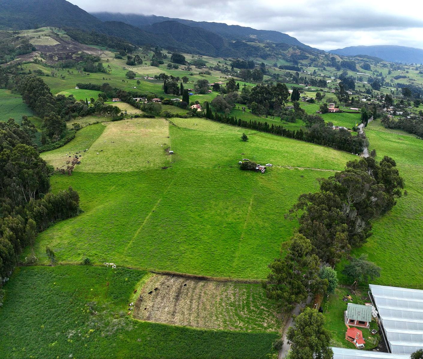 Finca en venta Cundinamarca Cogua Cogua 60 m2 Habitaciones 3 Baños 2 Garajes 3 Precio $2860000000