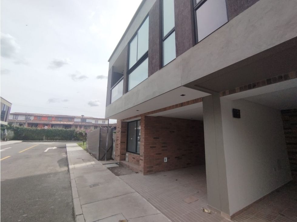 Casa en arriendo Antioquia La Ceja La Floresta 130 m2 Habitaciones 2 Baños 3 Garajes 1 Precio $4000000