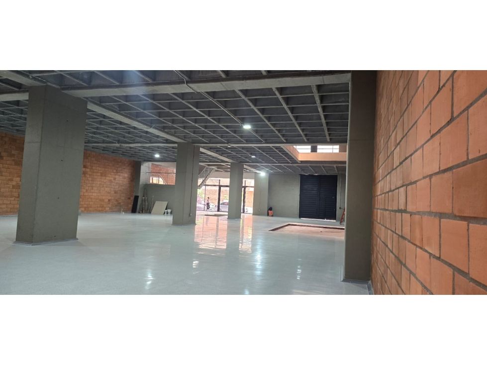 Bodega en arriendo Antioquia Medellín Perpetuo Socorro 3000 m2 Habitaciones 0 Baños 6 Garajes 0 Precio $155000000