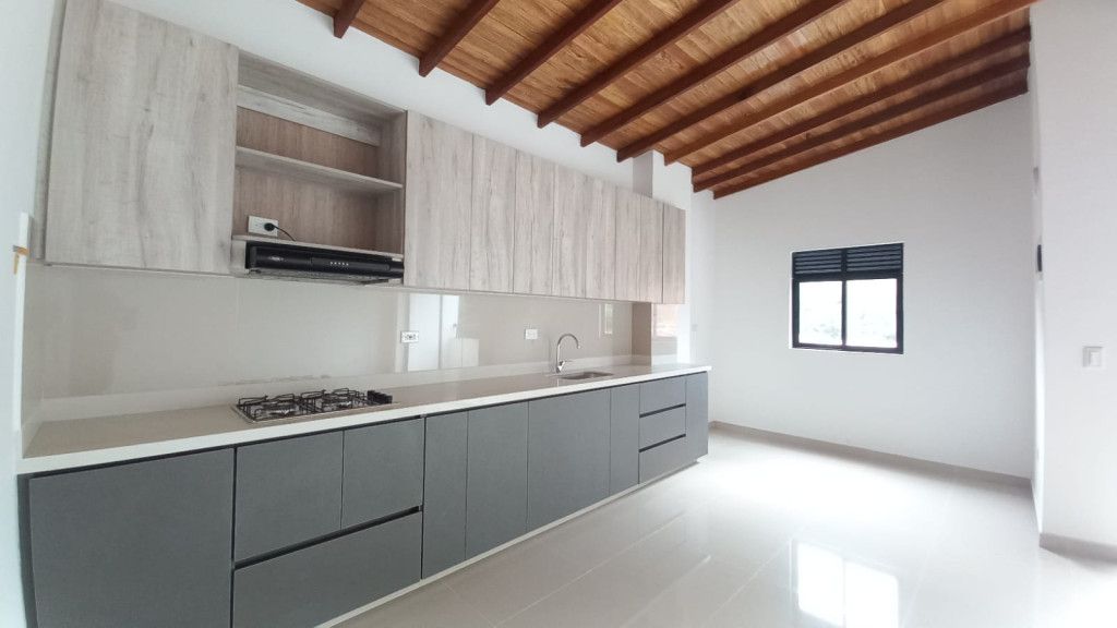 Apartamento en arriendo Antioquia Medellín Cristobal 130 m2 Habitaciones 3 Baños 2 Garajes 1 Precio $3200000