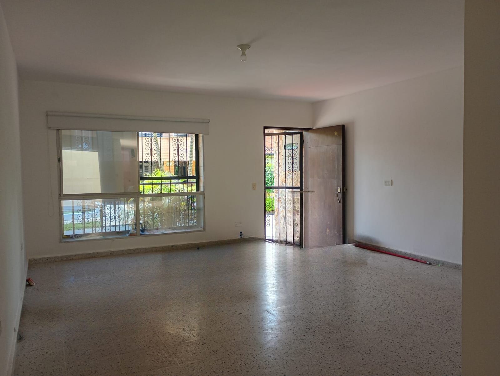 Oficina en arriendo Antioquia Medellín Simon Bolivar 180 m2 Habitaciones 0 Baños 2 Garajes 1 Precio $4900000