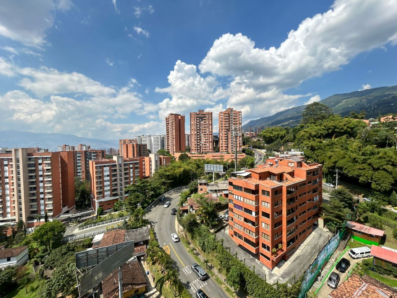 Apartamento en arriendo Antioquia Envigado Loma Del Atravesado 100 m2 Habitaciones 3 Baños 3 Garajes 2 Precio $5200000