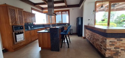 Casa en arriendo Antioquia Bello Asd 560 m2 Habitaciones 6 Baños 5 Garajes 10 Precio $20630000
