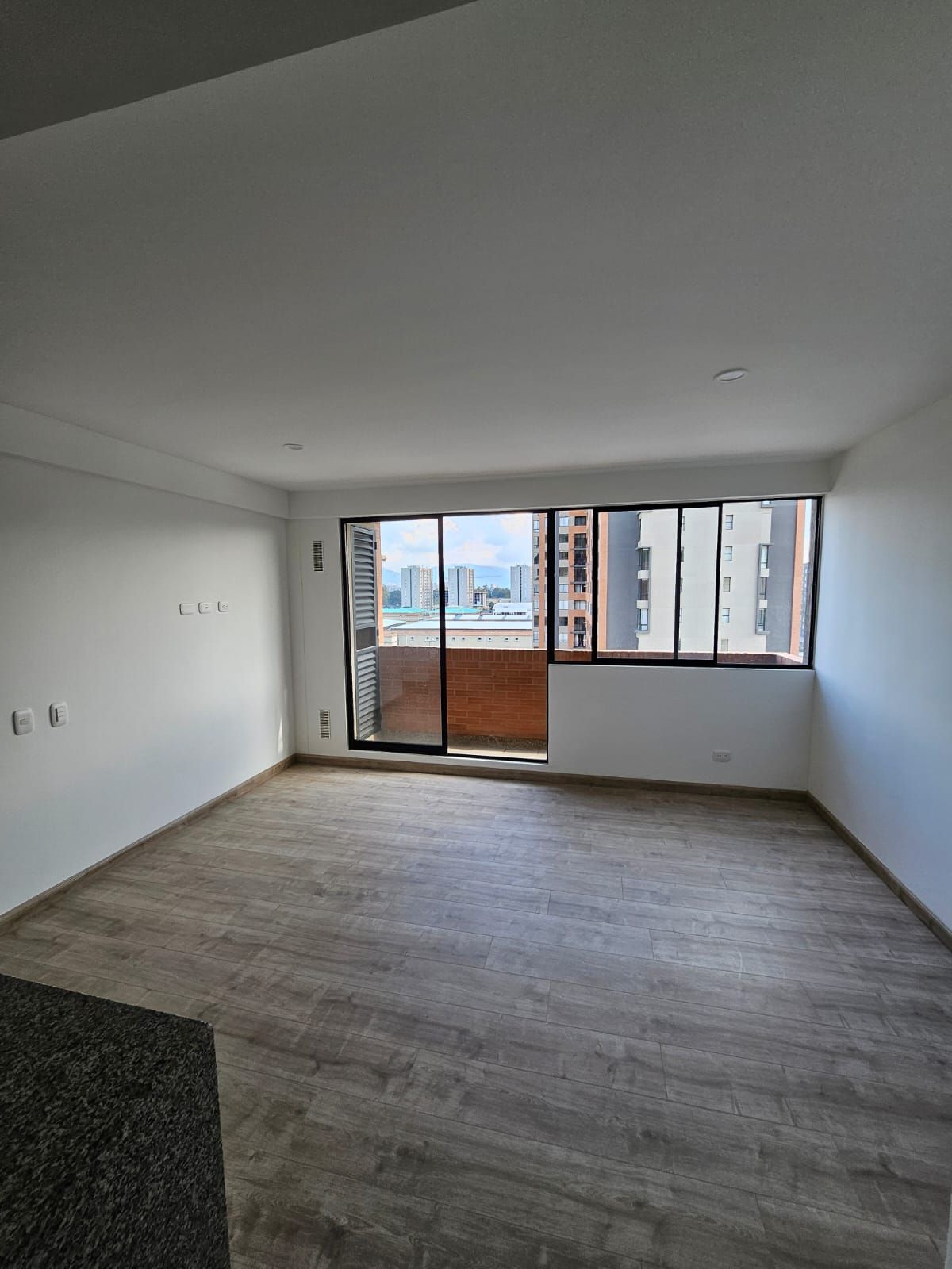 Apartamento en arriendo Cundinamarca Bogotá Mirandela 63 m2 Habitaciones 3 Baños 2 Garajes 1 Precio $3000000