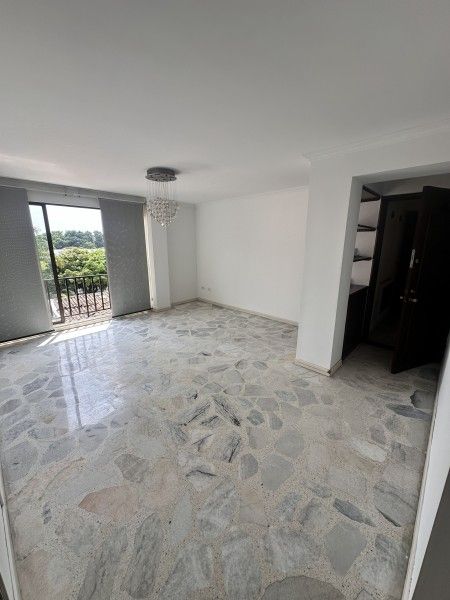 Apartamento en arriendo Valle Del Cauca Cali La Flora 110 m2 Habitaciones 3 Baños 2 Garajes 2 Precio $2900000