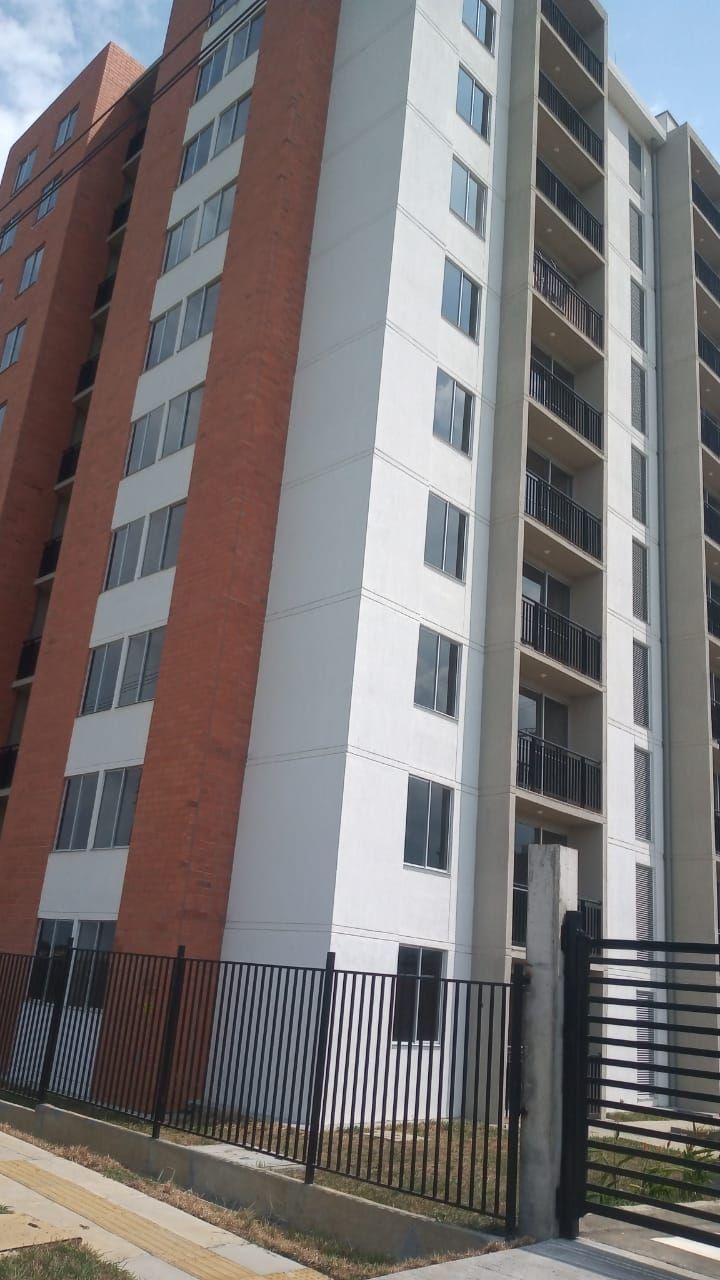 Apartamento en arriendo o venta Valle Del Cauca Jamundí Ub Alferez Real Et I 60 m2 Habitaciones 2 Baños 2 Garajes 1 Precio venta $220000000 Precio arriendo $1350000