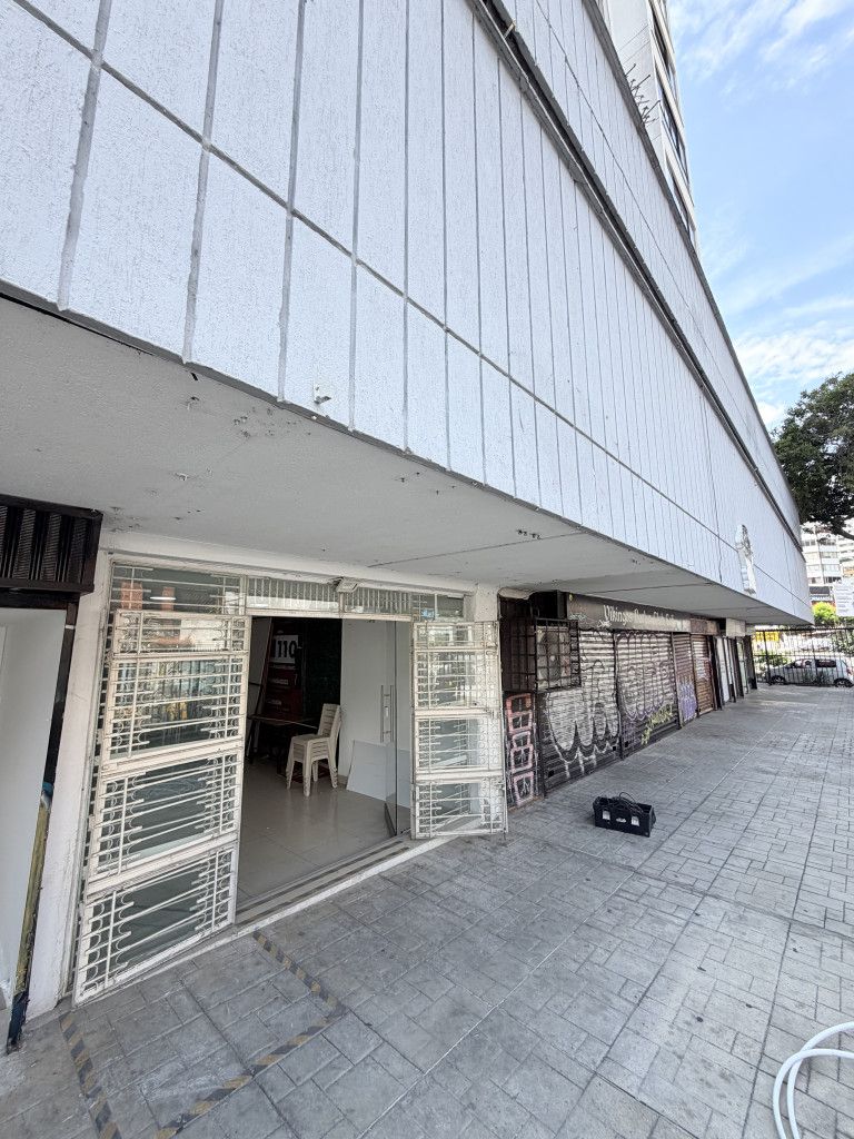 Local en venta Valle Del Cauca Cali Granada 110 m2 Habitaciones 0 Baños 1 Garajes 0 Precio $480000000