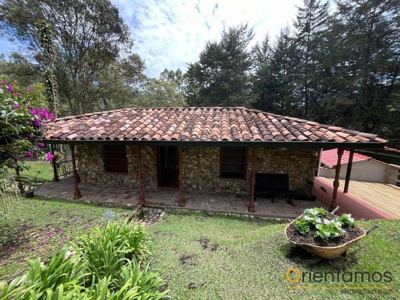 Finca en arriendo Antioquia Rionegro Centro 1200 m2 Habitaciones 2 Baños 1 Garajes 1 Precio $3500000