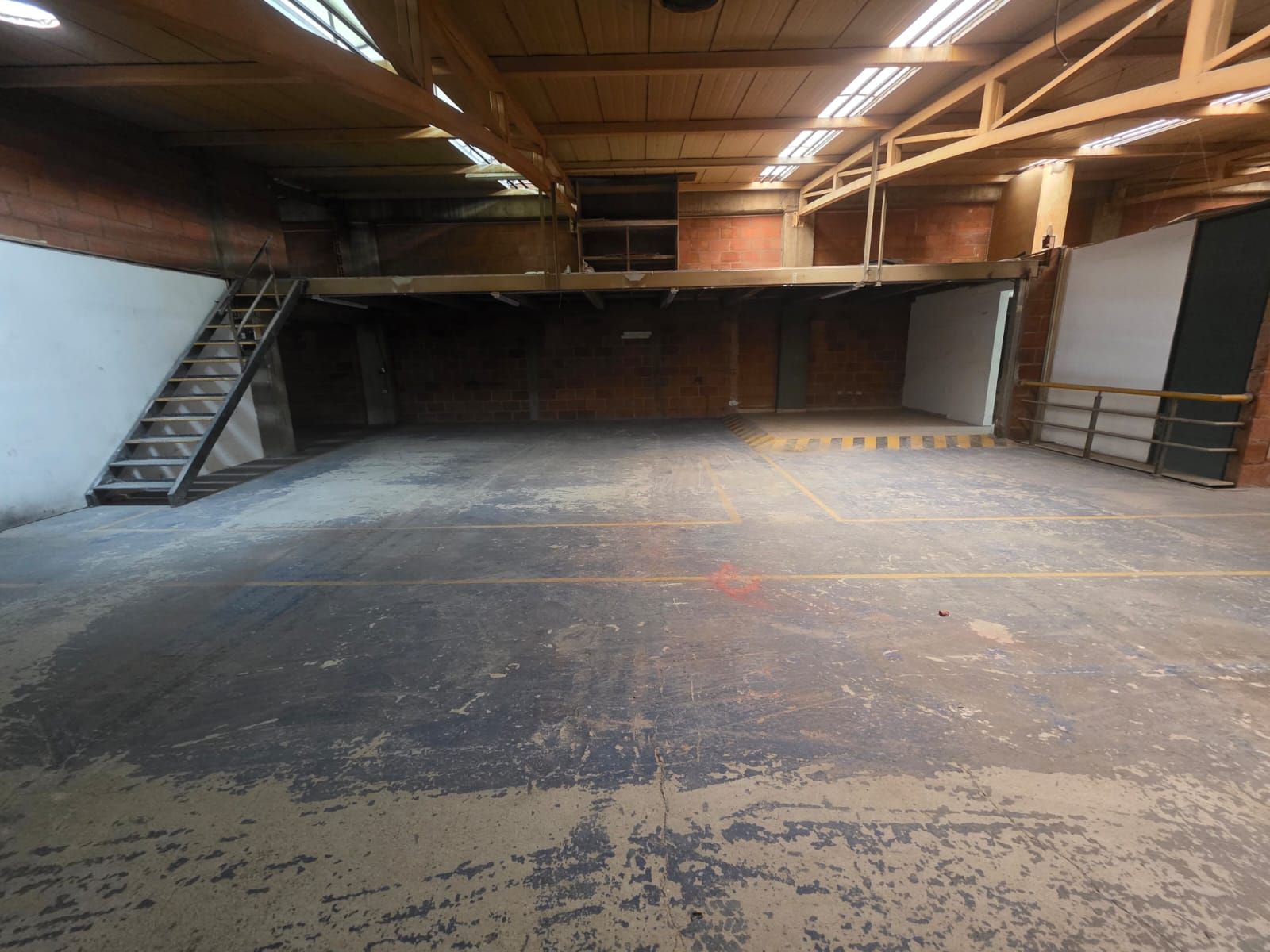 Bodega en arriendo Antioquia Medellín Campo Amor 700 m2 Habitaciones 0 Baños 2 Garajes 0 Precio $25000000