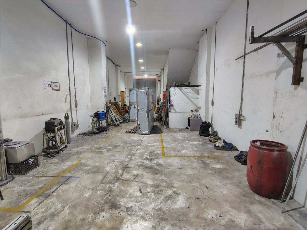 Bodega en arriendo Antioquia Medellín Boston 270 m2 Habitaciones 0 Baños 3 Garajes 0 Precio $8500000