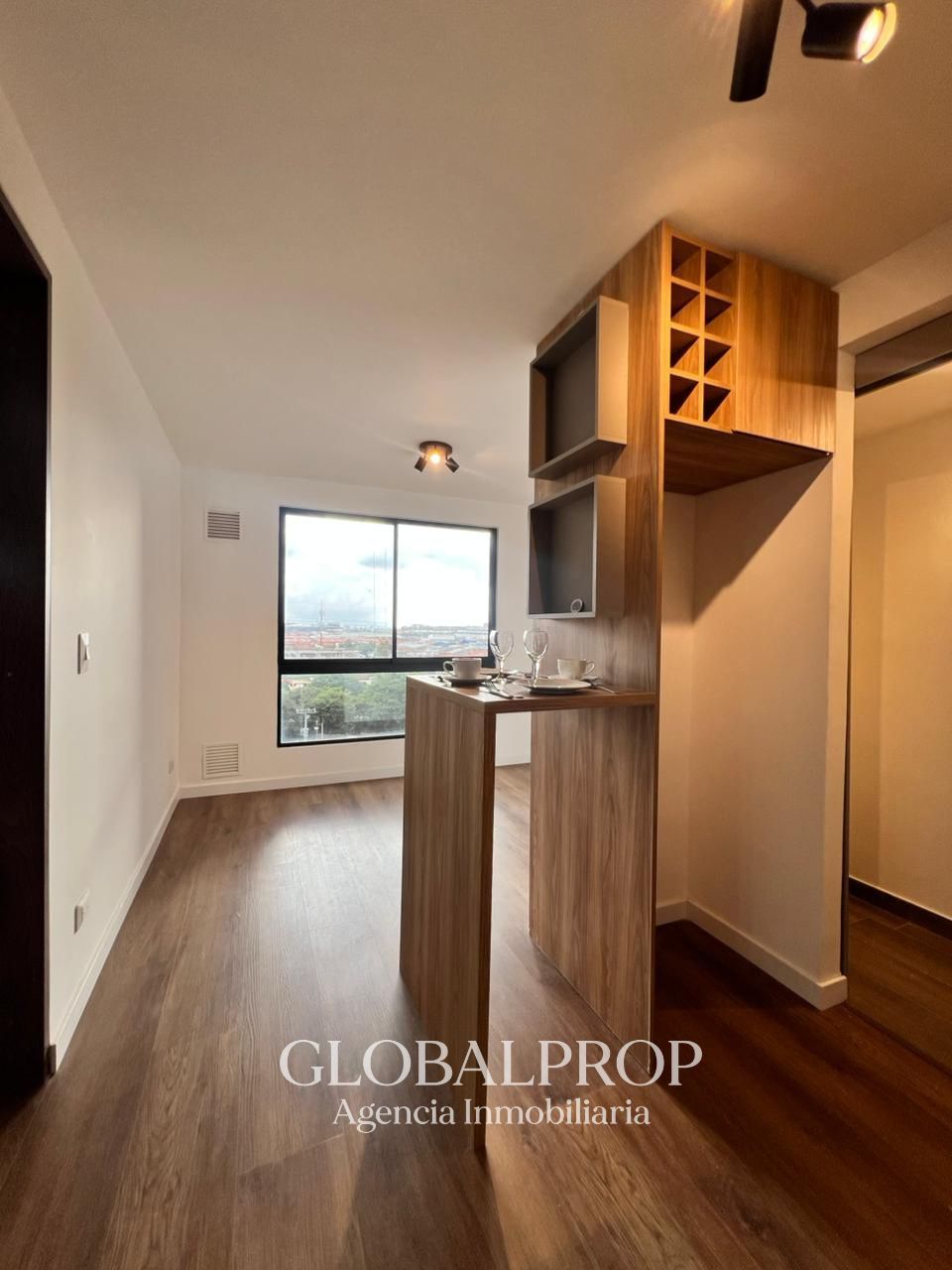 Apartaestudio en arriendo Cundinamarca Bogotá Cr Praderas De Fontibon Et Iv 40 m2 Habitaciones 1 Baños 1 Garajes 1 Precio $1850000