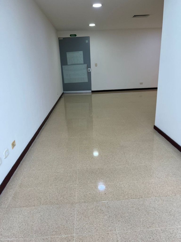 Oficina en arriendo Antioquia Medellín Las Acacias 41 m2 Habitaciones 0 Baños 1 Garajes 1 Precio $3500000
